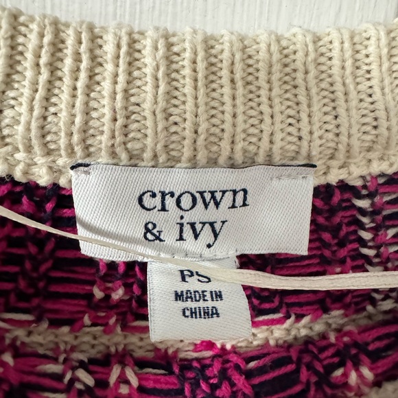 Crown and Ivy Sweater - Picture 2 of 4